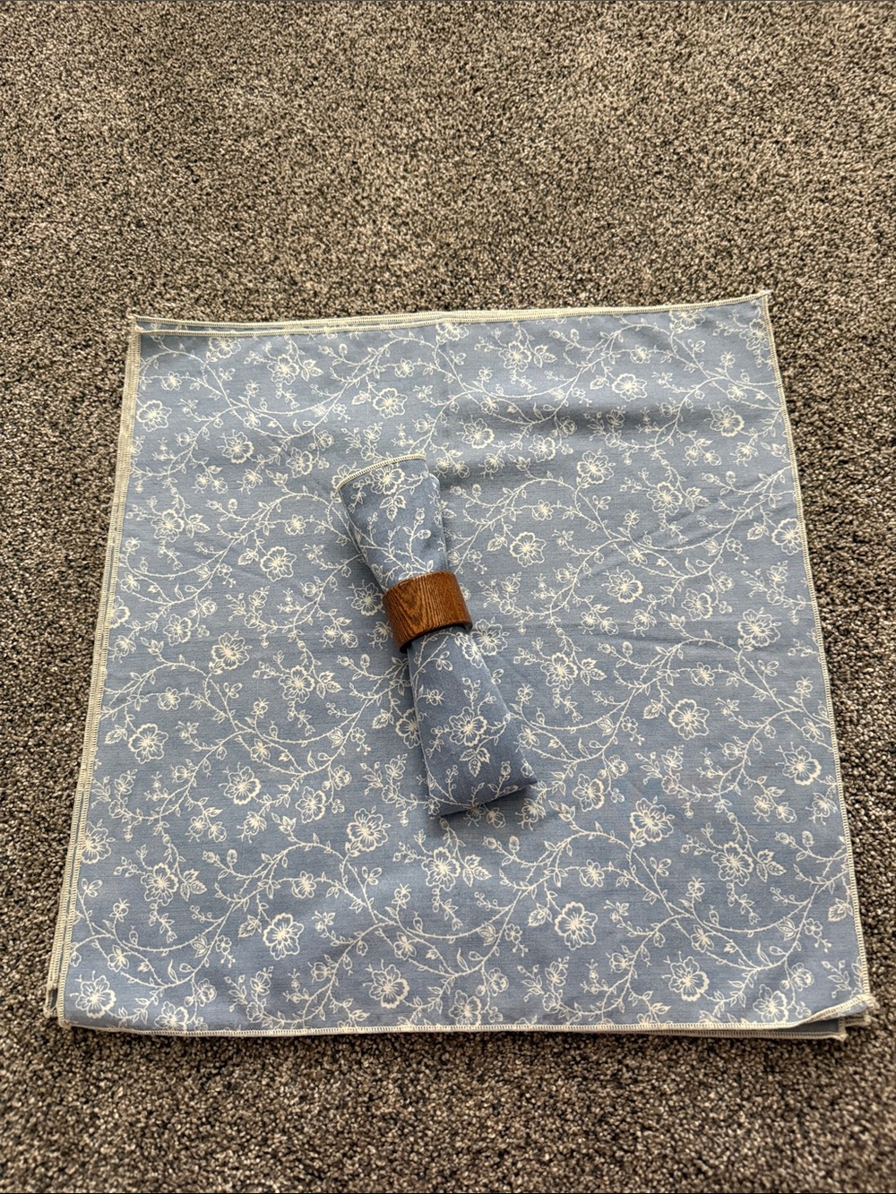 Set of 8 Vintage Blue Floral Cloth Dinner Napkins Cottage Farmhouse